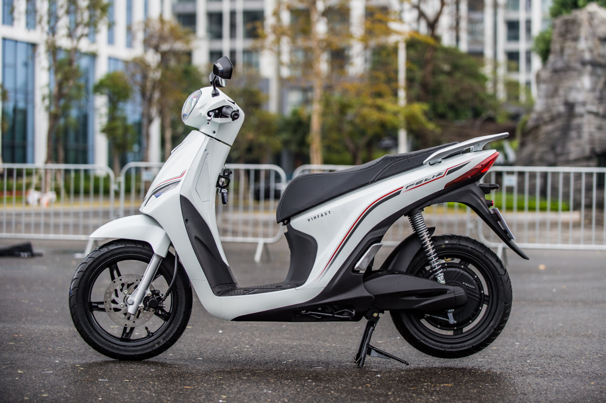 Thông số, đánh giá VinFast Feliz - xe máy 'vừa miếng' cho khách Việt